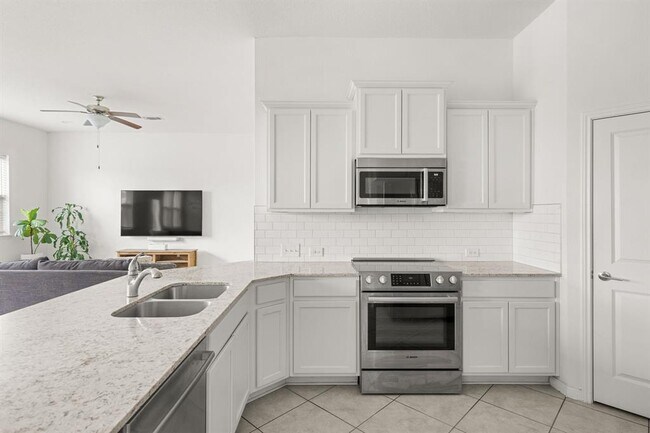 Building Photo - 9909 Dalliance Ln