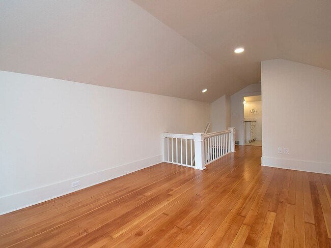 Building Photo - 1719 N 128th St