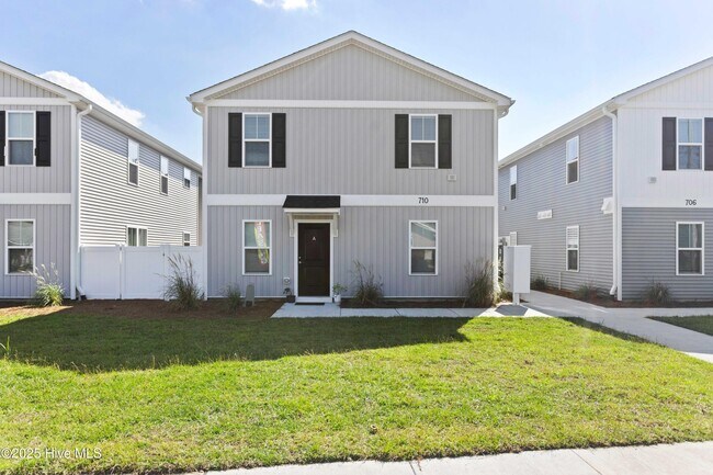 Building Photo - 706 Taylor St
