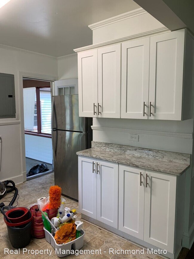 Building Photo - 3 br, 1.5 bath House - 5745 Snead Rd