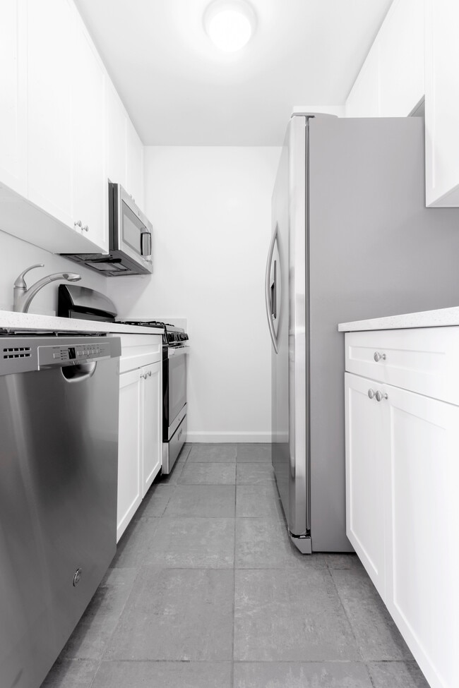 Building Photo - 40 W 135th St