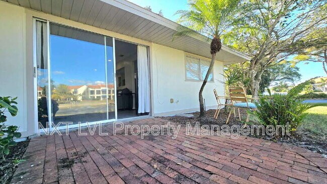 Building Photo - 4279 Island Cir