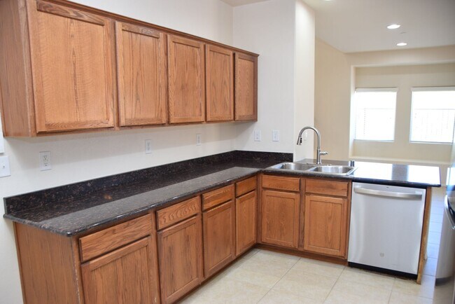 Building Photo - HENDERSON UPGRADED 4 BEDROOM HOME