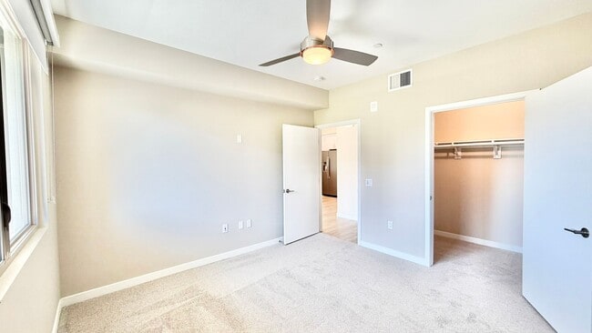 Building Photo - Brand New High-Rise Condo Unit with Stunni...