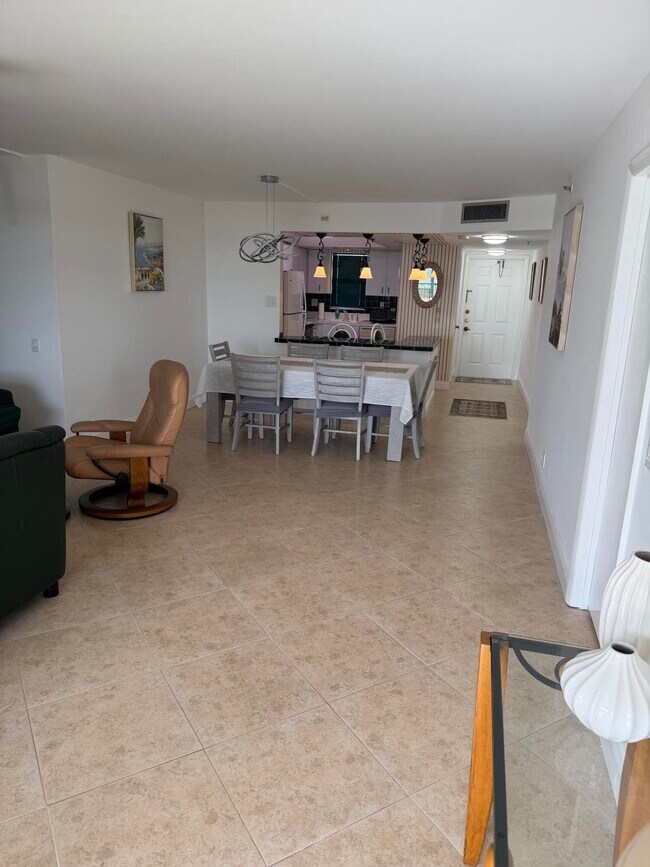 Building Photo - 3150 W Rolling Hills Cir