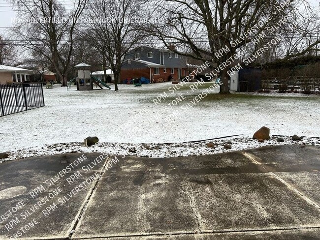 Building Photo - 5681 Skylite Ln