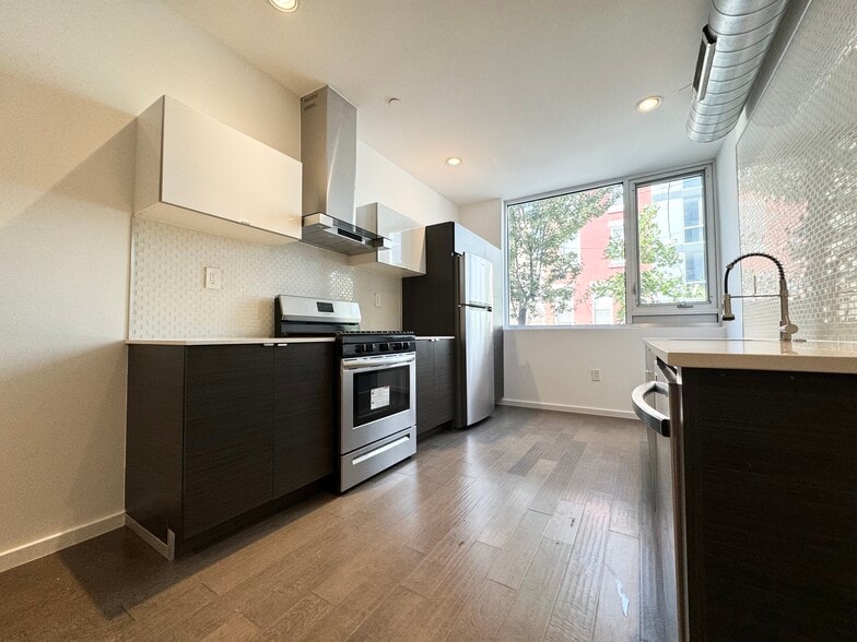 Building Photo - 1441 N 7th St