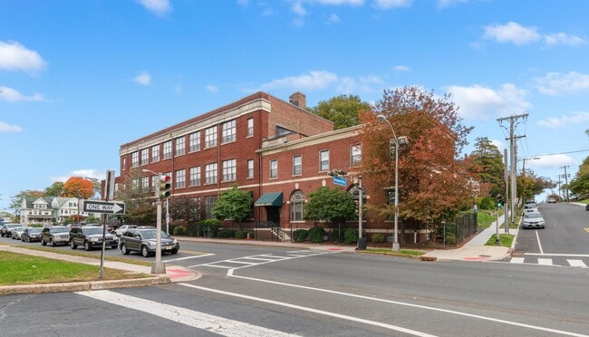 Primary Photo - 350 Scotland Rd