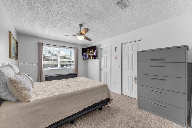 Building Photo - 2245 SE 25th Ave