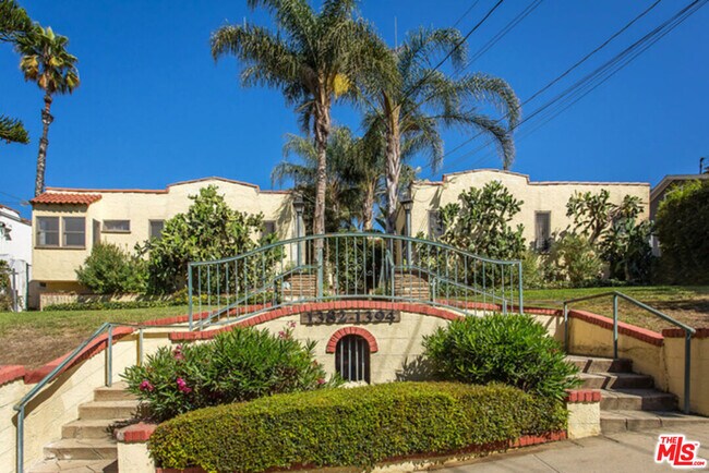 Primary Photo - 1386 Edgecliffe Dr