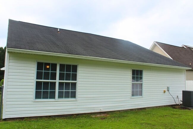 Building Photo - 132 Bluelake Blvd