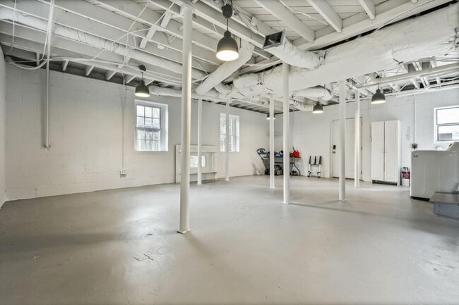 Building Photo - 3089 Del Monico Dr