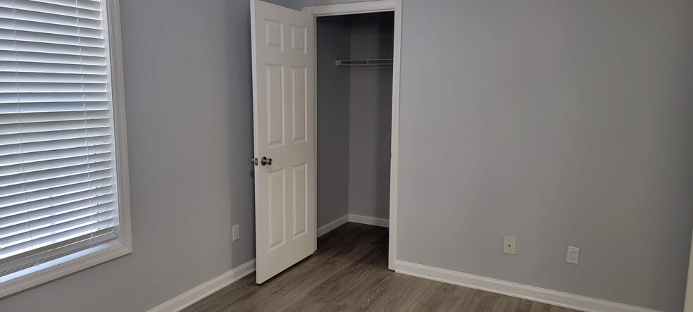 Master Bedroom - 409 Hughes St