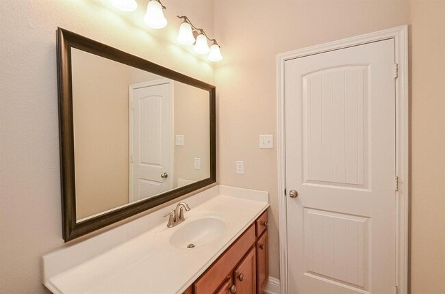 Building Photo - 27515 Huggins Crest Ct