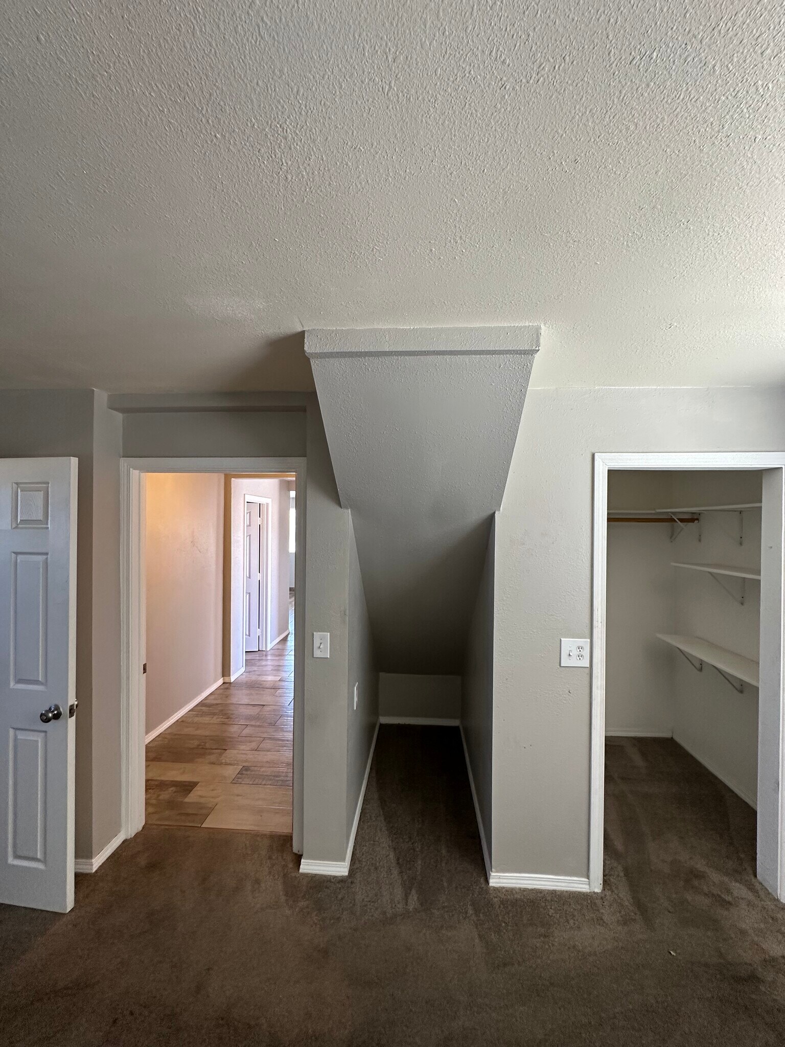 Building Photo - 1431 Tierra del Sol Rd