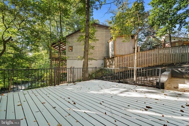 Building Photo - 811 Sligo Creek Pkwy