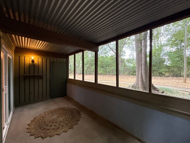 Building Photo - 7201 Winery Ln