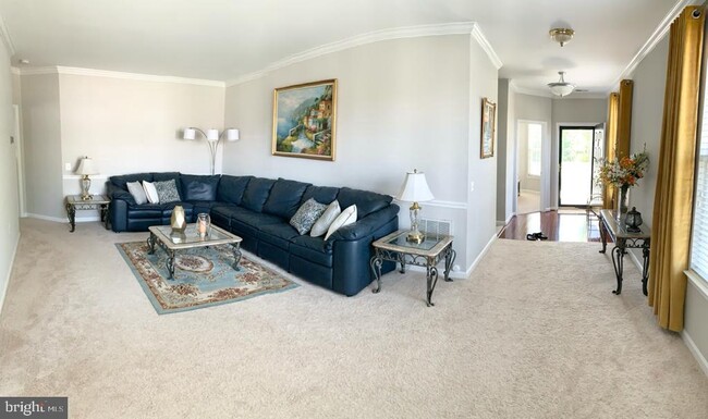 Building Photo - 17614 Four Seasons Dr
