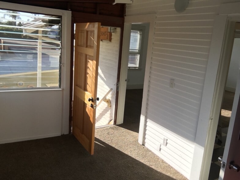 Sunroom into living room - 3047 E 6th St