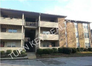 Building Photo - Condo for rent in Hoover