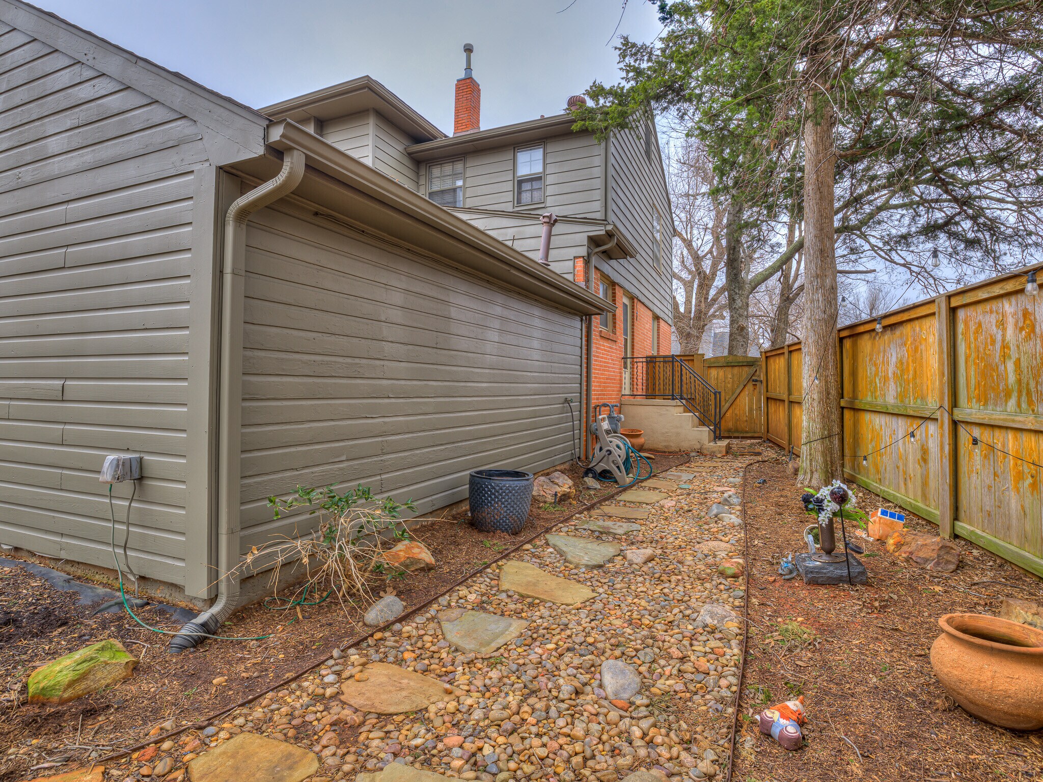 Building Photo - 615 NW 37th St