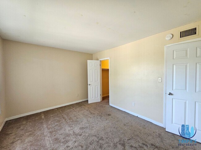 Building Photo - 7602 W Powhatan Ave