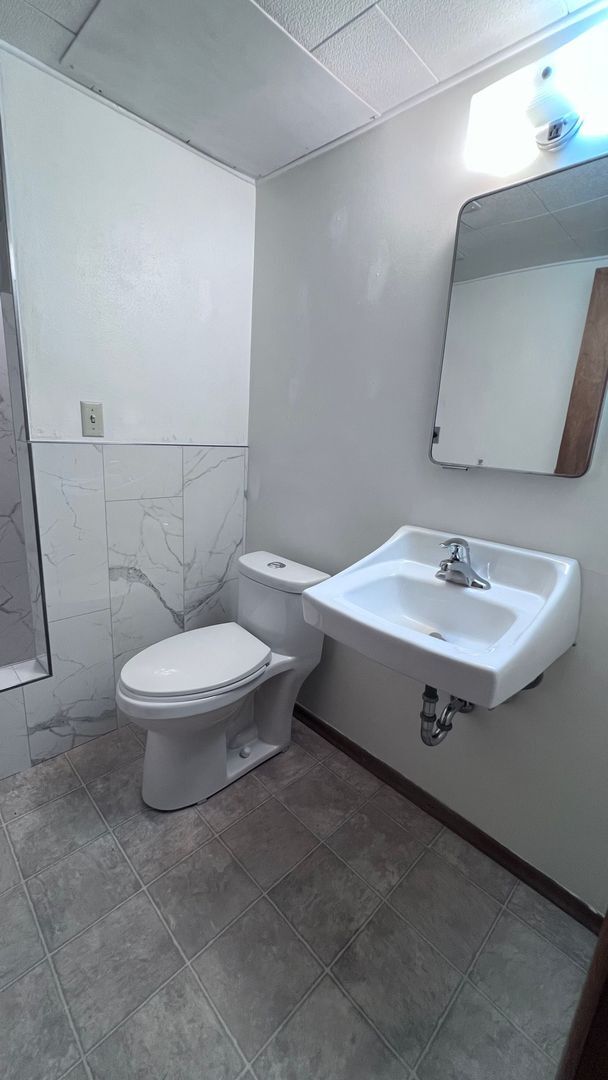 Building Photo - South Hill Charming corner lot 3 bed 2 bath in quiet neighborhood