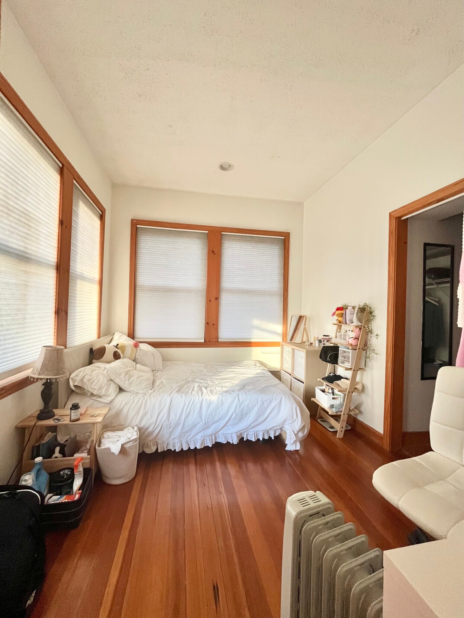 Building Photo - 25 Gibbs St