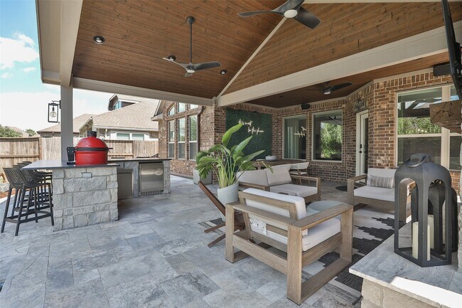 Building Photo - 2215 Tonkawa Trl