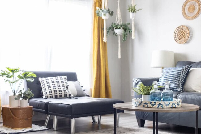 Building Photo - 19229 Pierce Dr