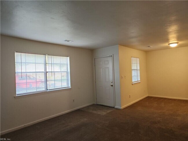 Building Photo - 6045 Bradford Dr