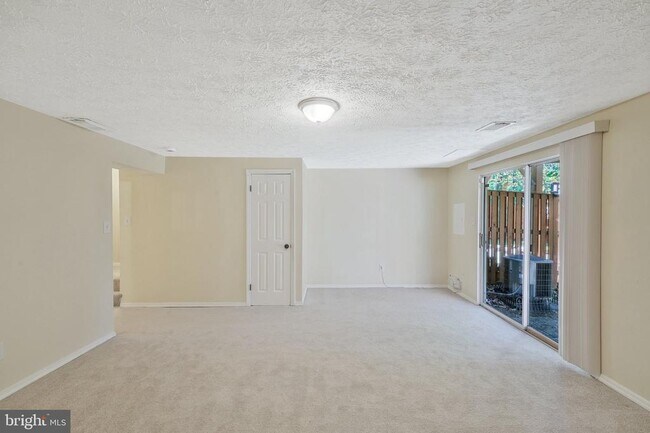 Building Photo - 7459 Aspenpark Rd