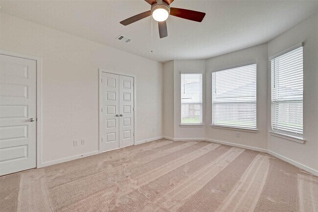 Building Photo - 8022 Pinebrook Arbor Ct