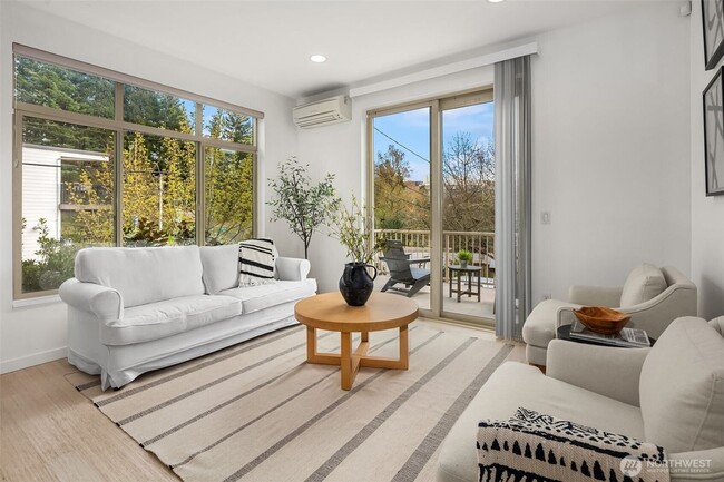 Building Photo - 3bd/2.25Ba Seattle Townhouse