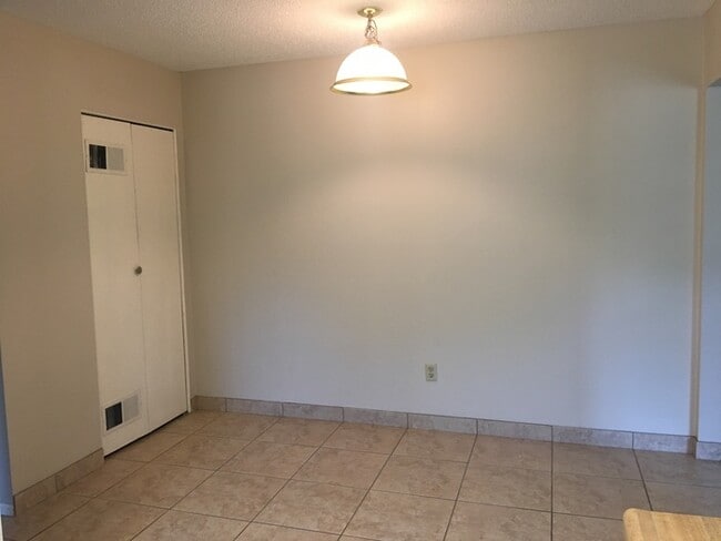Building Photo - Property in Park Hill School District!
