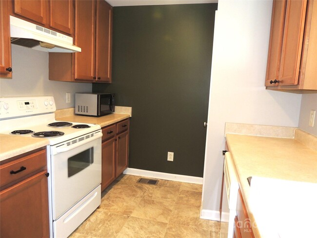 Building Photo - 3953 Picasso Court