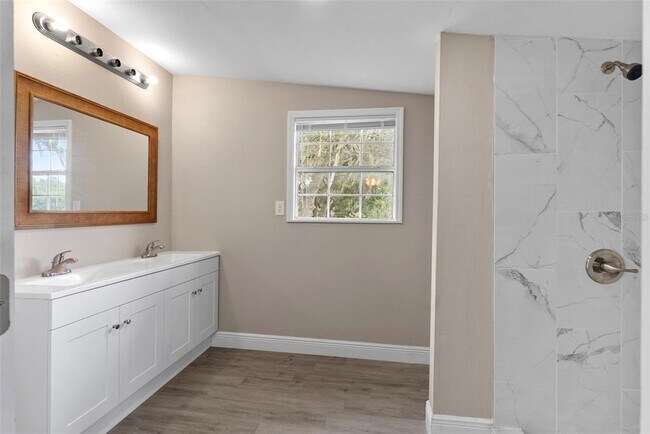 Building Photo - 15375 SE 64th Pl