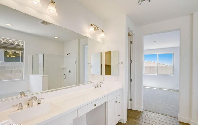 Building Photo - Stunning 3beds/2baths brand new home locat...