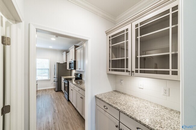 Building Photo - 15036 Lakeside Trail SW