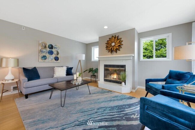 Building Photo - Spacious 2 Bedroom Condo in Queen Anne available NOW for $3650!