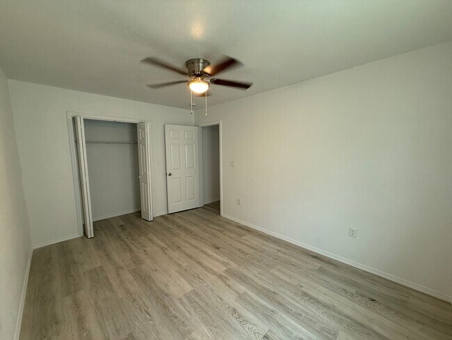 Building Photo - 1043 Monet Dr