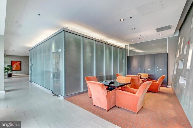 Building Photo - 5750 Bou Ave