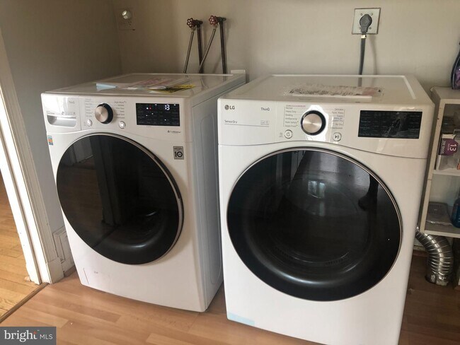 Building Photo - 2809 Pierpont St