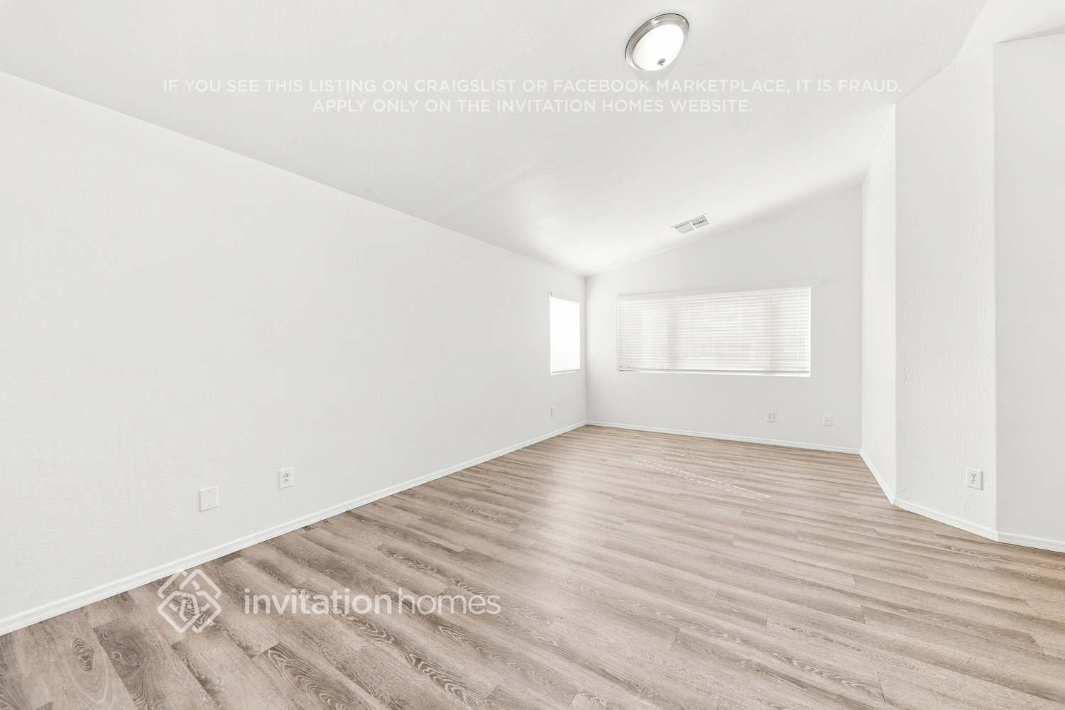 Building Photo - 15439 W Cottonwood Cir