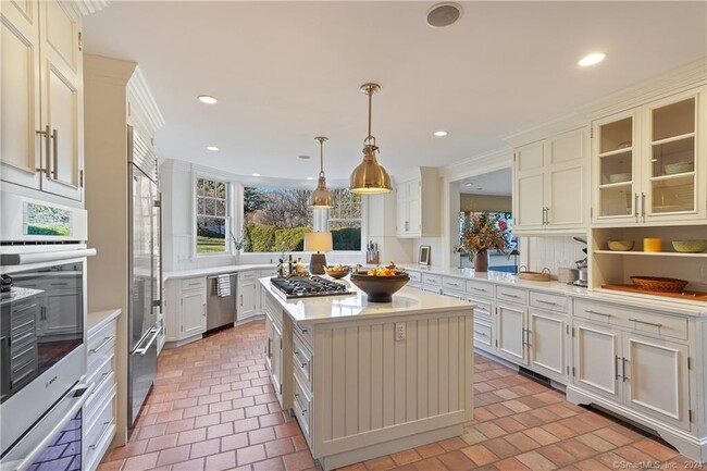 Building Photo - 378 Taconic Rd