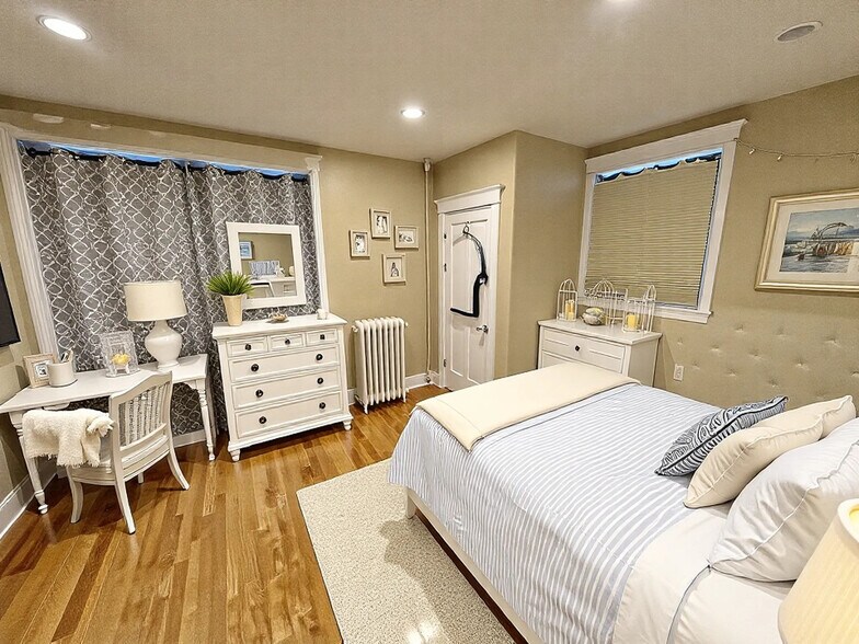 Building Photo - 56 Egmont St