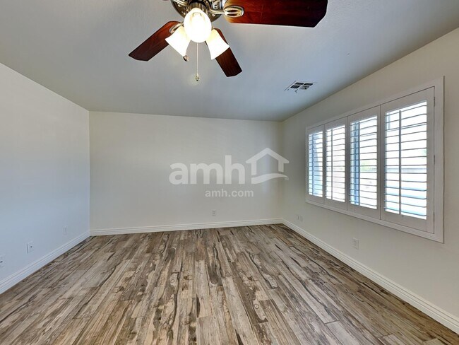 Building Photo - 8135 W Deanna Dr