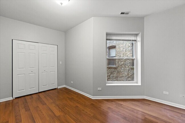 Building Photo - 7717 N Marshfield Ave