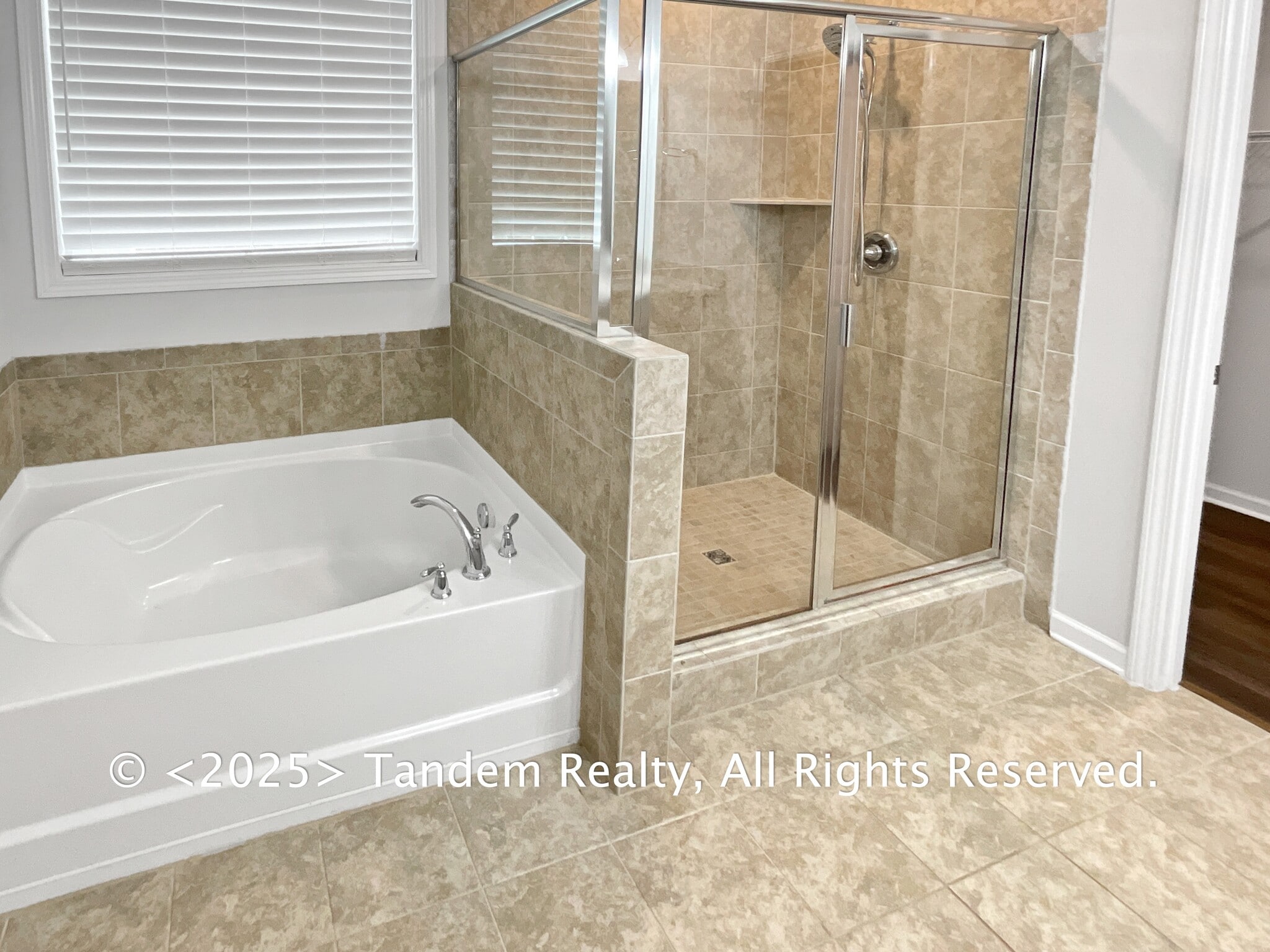 Building Photo - 8020 Forest Hills Dr