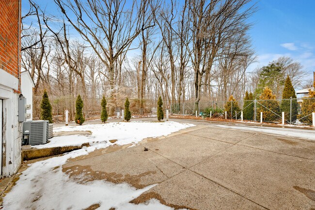 Building Photo - 12450 Knights Rd